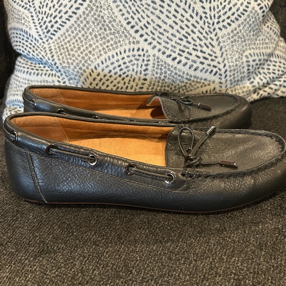 Vionic Women’s “Virginia” Black Leather Driving Moccasins